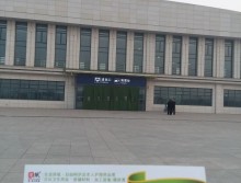 遛纸小分队在白沟批发市场宣传西安展会 (5)